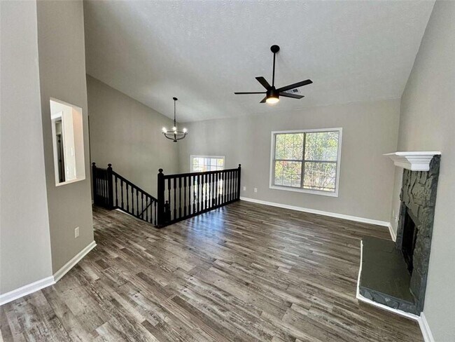 Foto del edificio - 275 Thorn Brook Cir