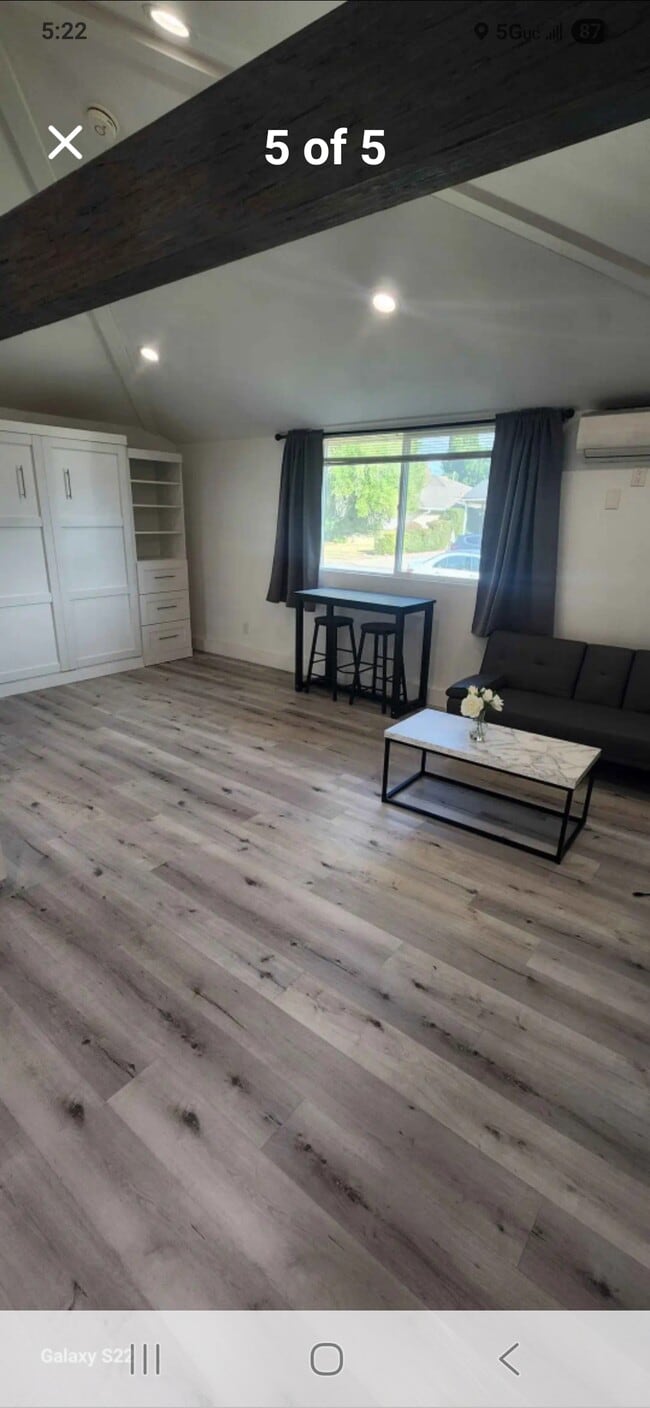 Foto del edificio - 6307 Calvin Ave