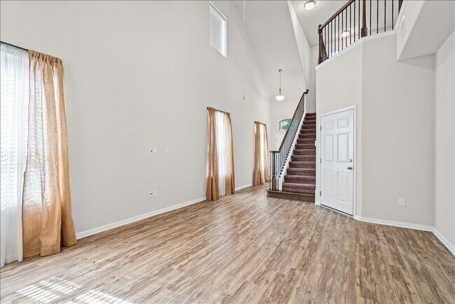 Building Photo - 9703 Sunny Swan Ct