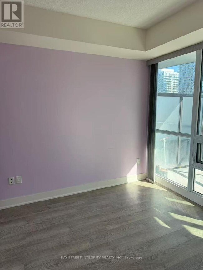 Building Photo - 30 Roehampton Ave