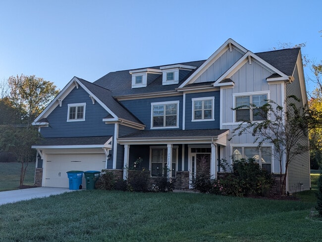 Building Photo - Room in House on Creek Bend Edge Ct