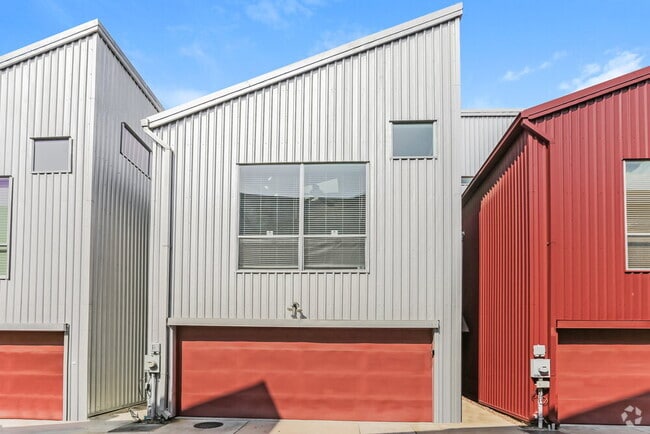 Building Photo - 4614 Lester Dr
