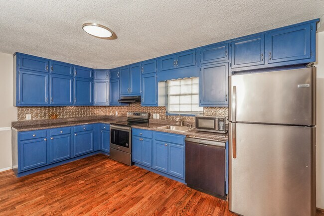 Foto del edificio - 2428 Briarcliff Dr