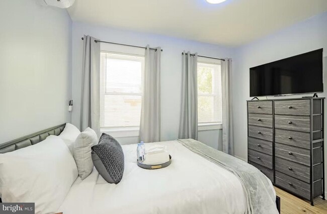 Building Photo - 1125 Washington Blvd