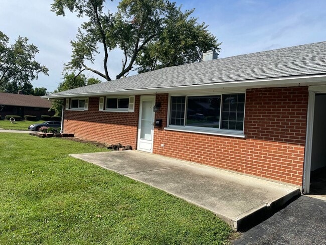 Building Photo - Beautifully renovated 3 bed/2 bath home