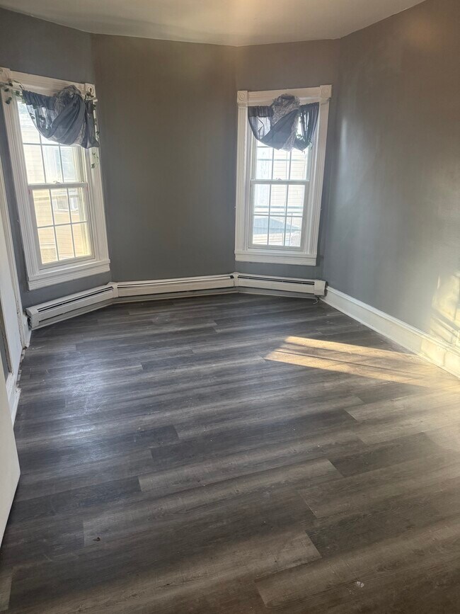 Foto del edificio - 1103 W State St