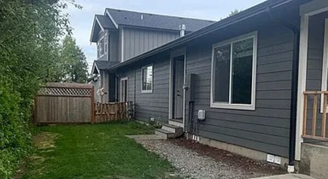 Foto del edificio - 702 E Street