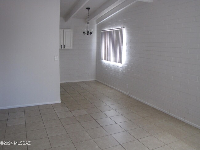 Foto del edificio - 4723 E 1st St