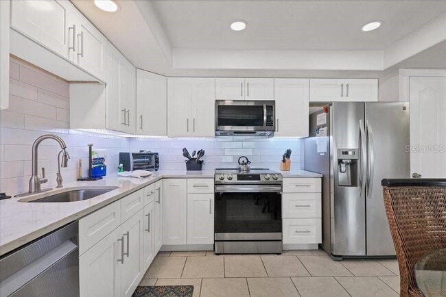 Foto del edificio - 6154 Midnight Pass Rd