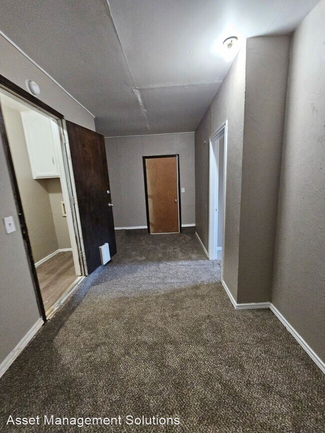 Foto del edificio - 5 br, 1 bath House - 430 W Juniper