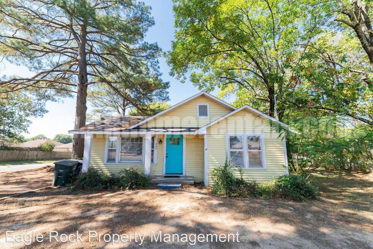 2 br, 1 bath House 409 Hubbard House Rental in Conway, AR