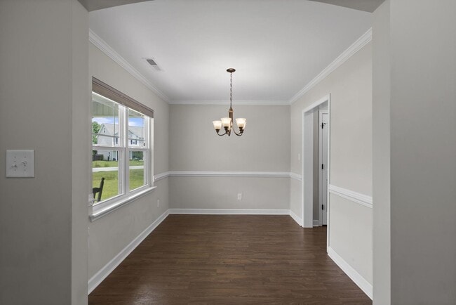 Building Photo - Bridgeport Beauty with Bonus Room