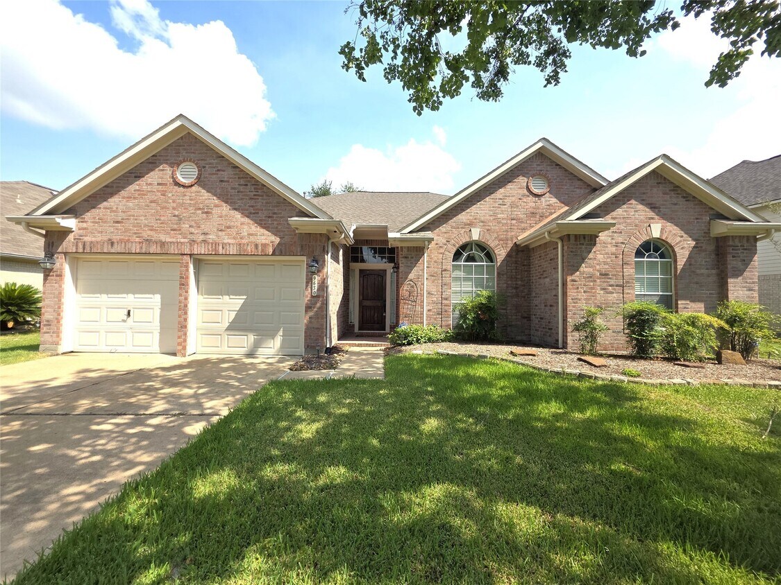 Foto principal - 9630 Green Valley Ln