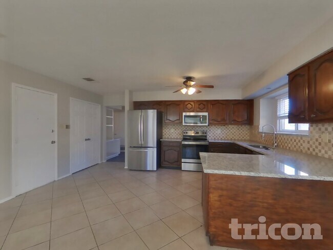 Foto del edificio - 992 Mauve Dr