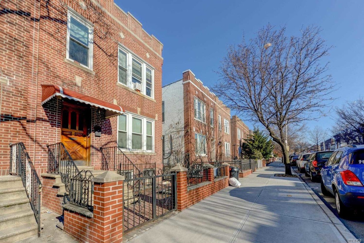 Foto principal - 32-72-72 45th St