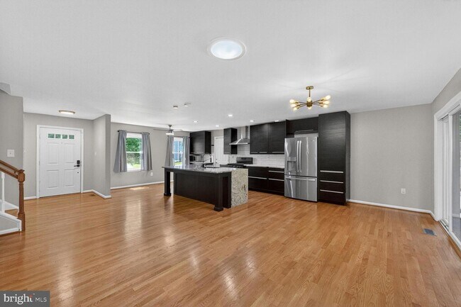 Foto del edificio - 21228 McFadden Square