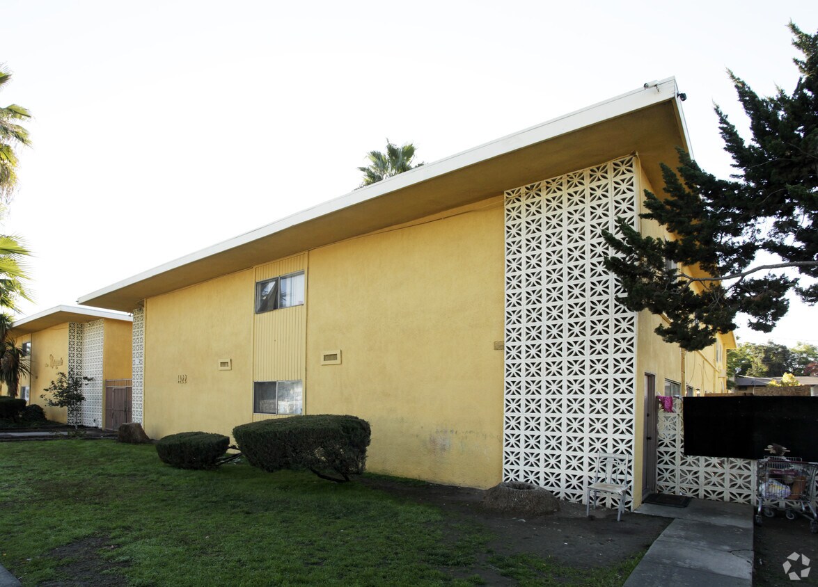 Building Photo - 1422-1444 E Kingsley Ave