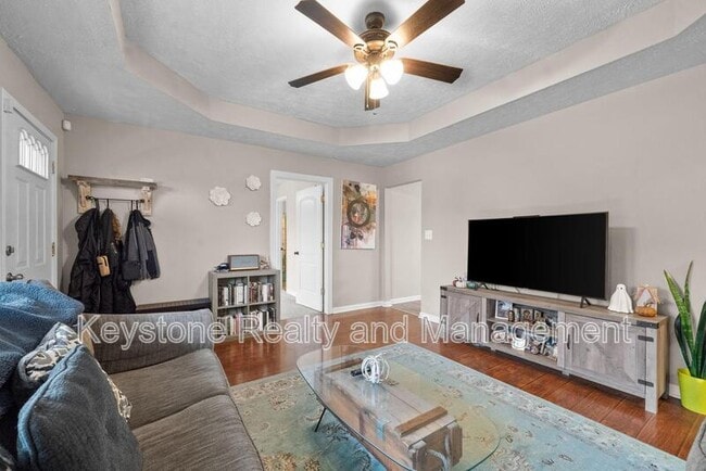 Building Photo - 223 Golden Pond Ave