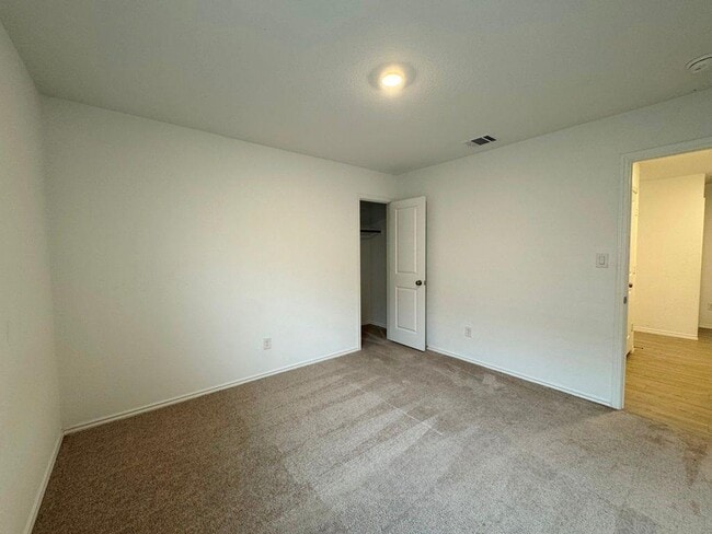 Building Photo - 109 Little Sparklers Lp