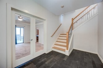 Building Photo - 1729 Reinerman St