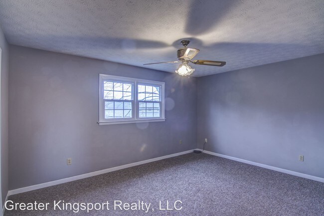 Foto del edificio - 5021 Emerald Dr