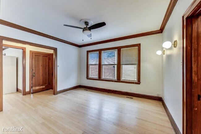 Foto del edificio - 2 br, 1 bath Condo - 5150 N. Lotus Avenue