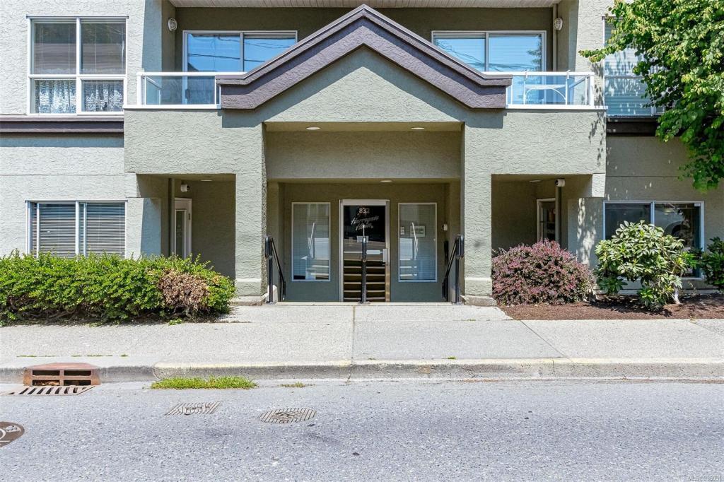 Primary Photo - 832 Fisgard St