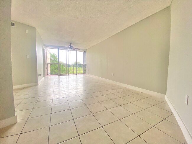 Building Photo - 7125 NW 186th St