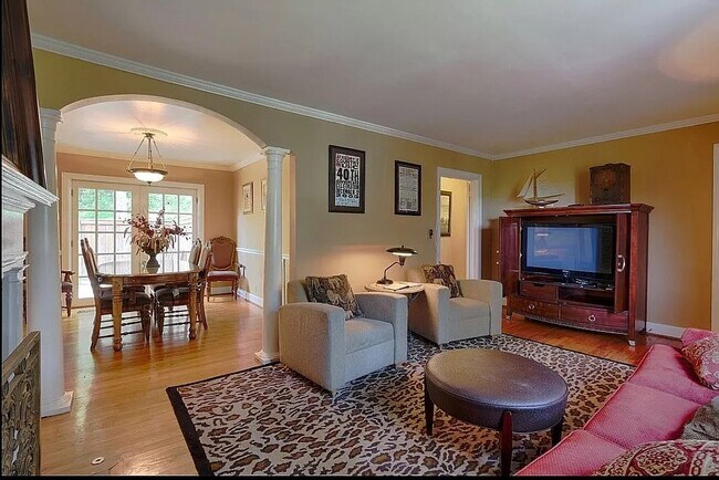 Foto del edificio - 4517 Beacon Dr
