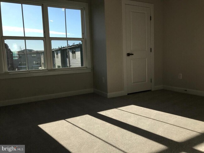 Foto del edificio - 12992 Hattontown Square