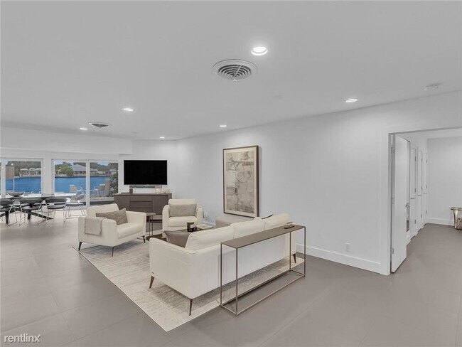 Foto del edificio - 4 br, 3 bath House - 1640 NE 43rd St