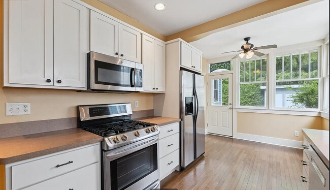 kitchen - 450 S 1st St