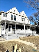 Building Photo - 1833 Lawrence Ave