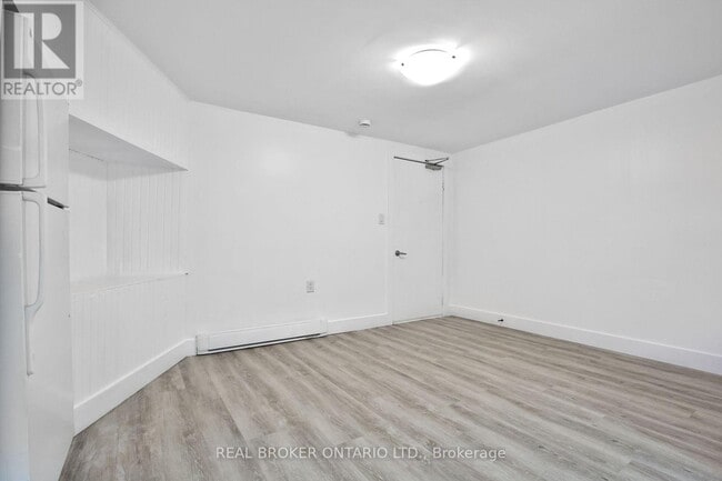 Building Photo - 6 - 252 SIXTH STREET