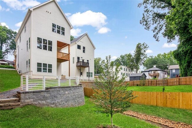 Foto del edificio - 830 Gaston St SW