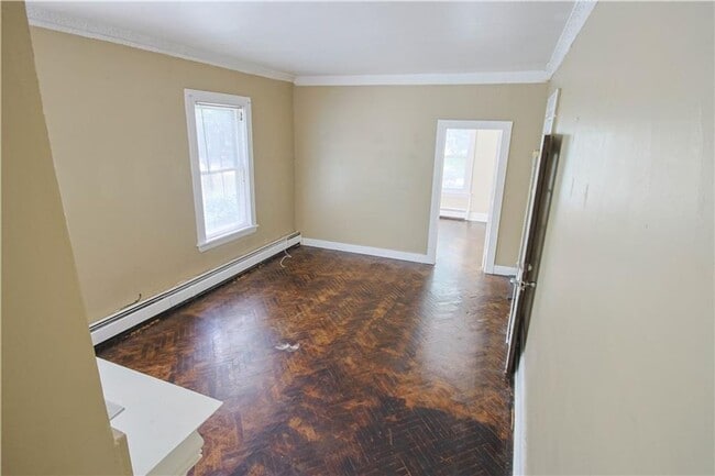 Building Photo - Great spot! 3br/1ba on Park Ave