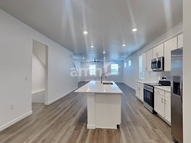 Building Photo - 26151 E Calhoun Pl