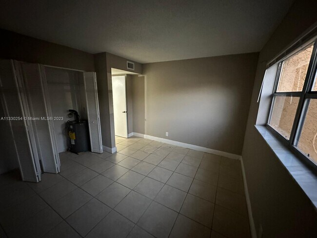 Foto del edificio - 4513 Treehouse Ln