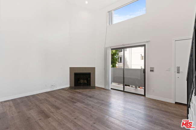 Building Photo - 6212 Fulton Ave