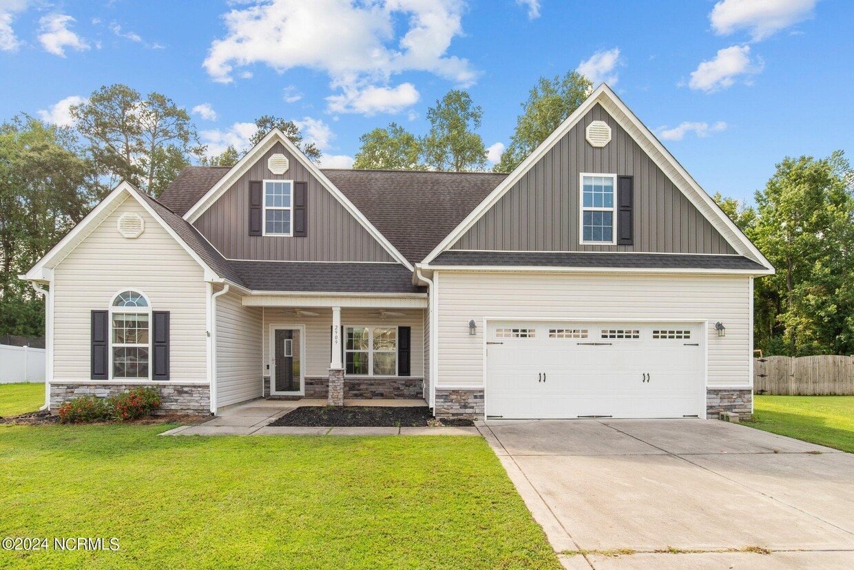 Primary Photo - 2909 Oakwood Dr