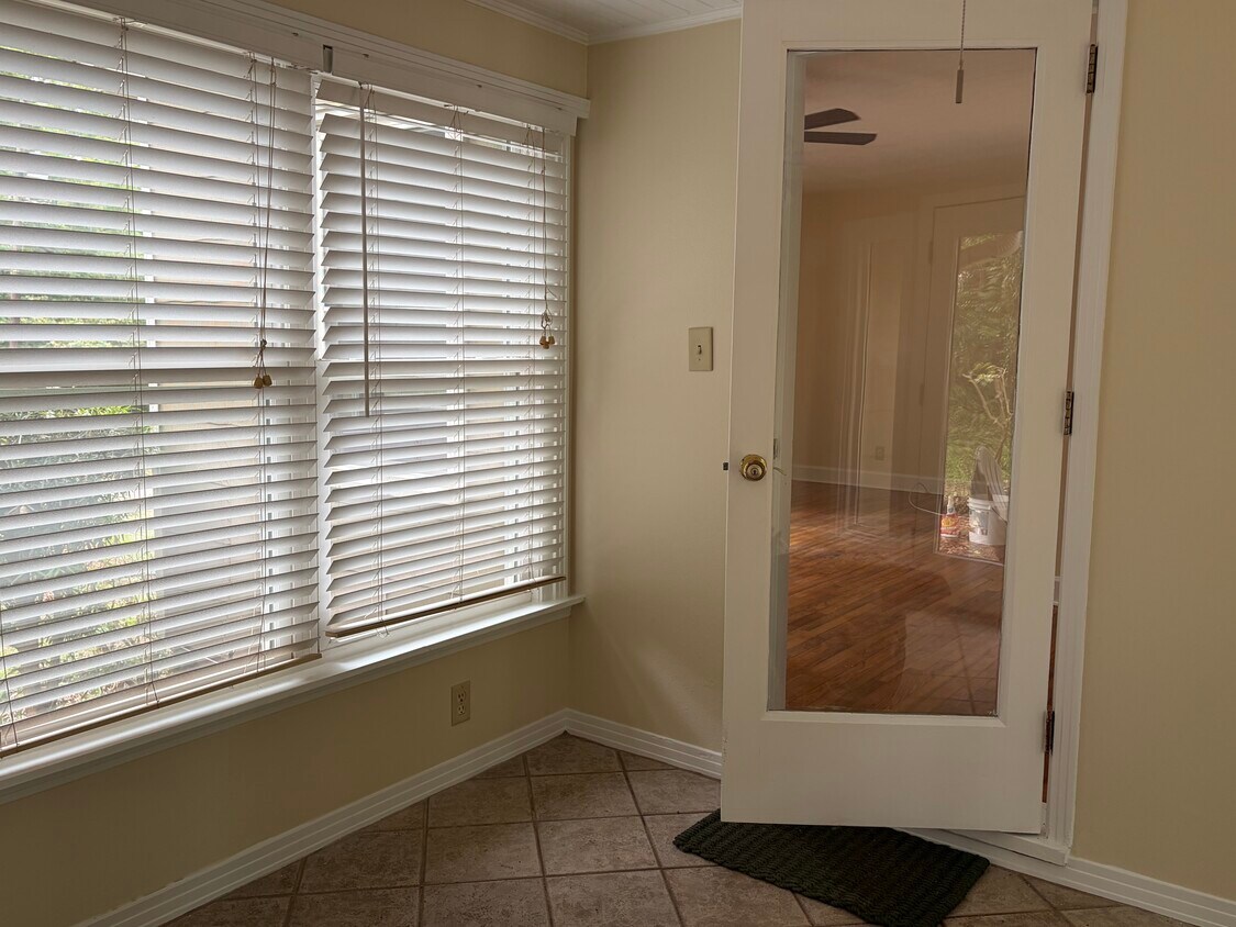 Foto del edificio - 1608 Sauls St