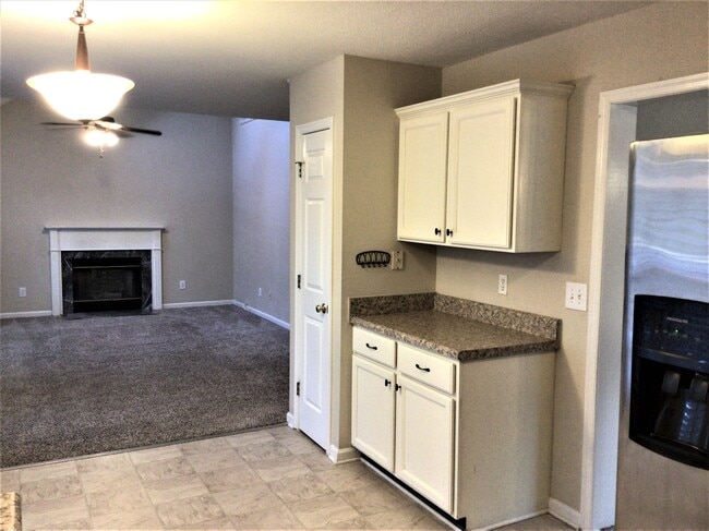 Building Photo - 6323 Stonewick Dr