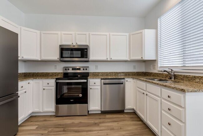 Building Photo - Amazing Single Family Home for Rent in Nor...