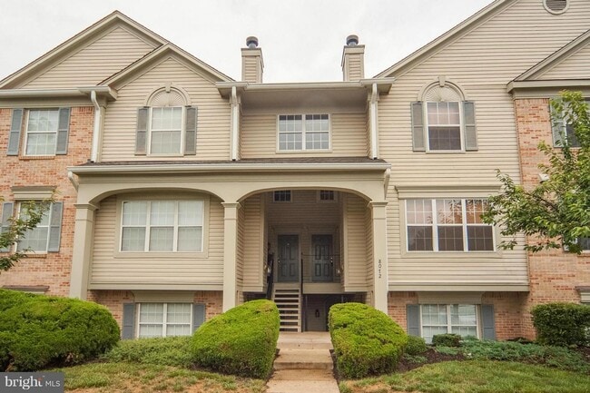 Sun-filled 2 Bed 2 Bath Condo In Sought Af... - Sun-filled 2 Bed 2 Bath Condo In Sought Af...