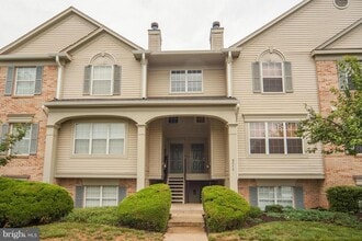 Building Photo - 8072 Stonewall Brigade Ct
