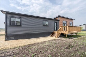 Building Photo - 136 Prairie Oak Dr