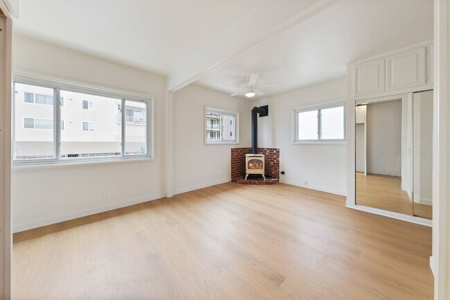 Foto del edificio - 311 Edgewater Ave