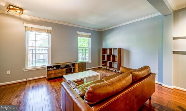 Foto del edificio - 702 Norfolk Ln