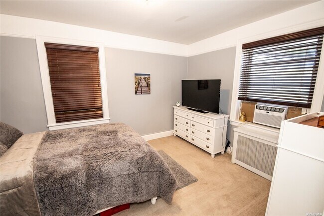 Foto del edificio - 30 Shipherd Ave