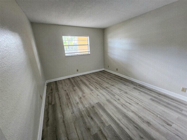 Foto del edificio - 2607 NE 8th Ave